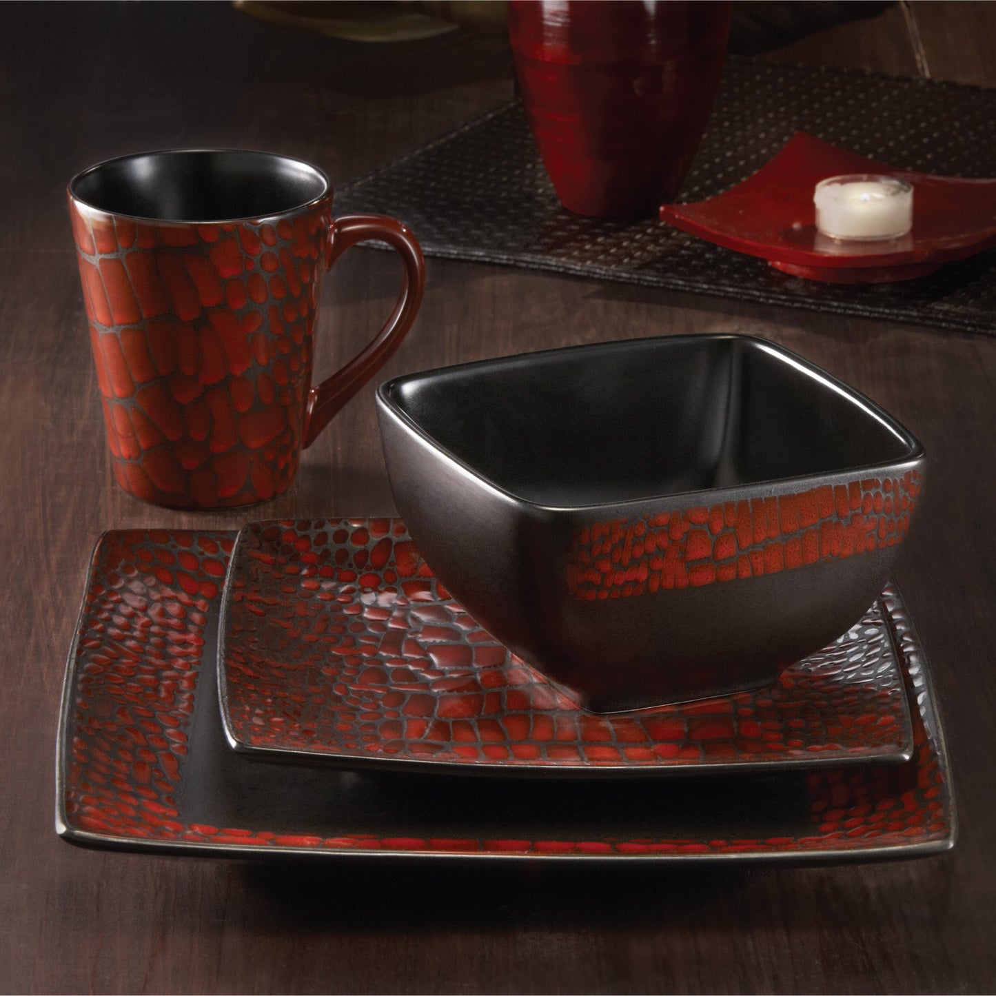 BOA RED 16 PC DINNERWARE SET