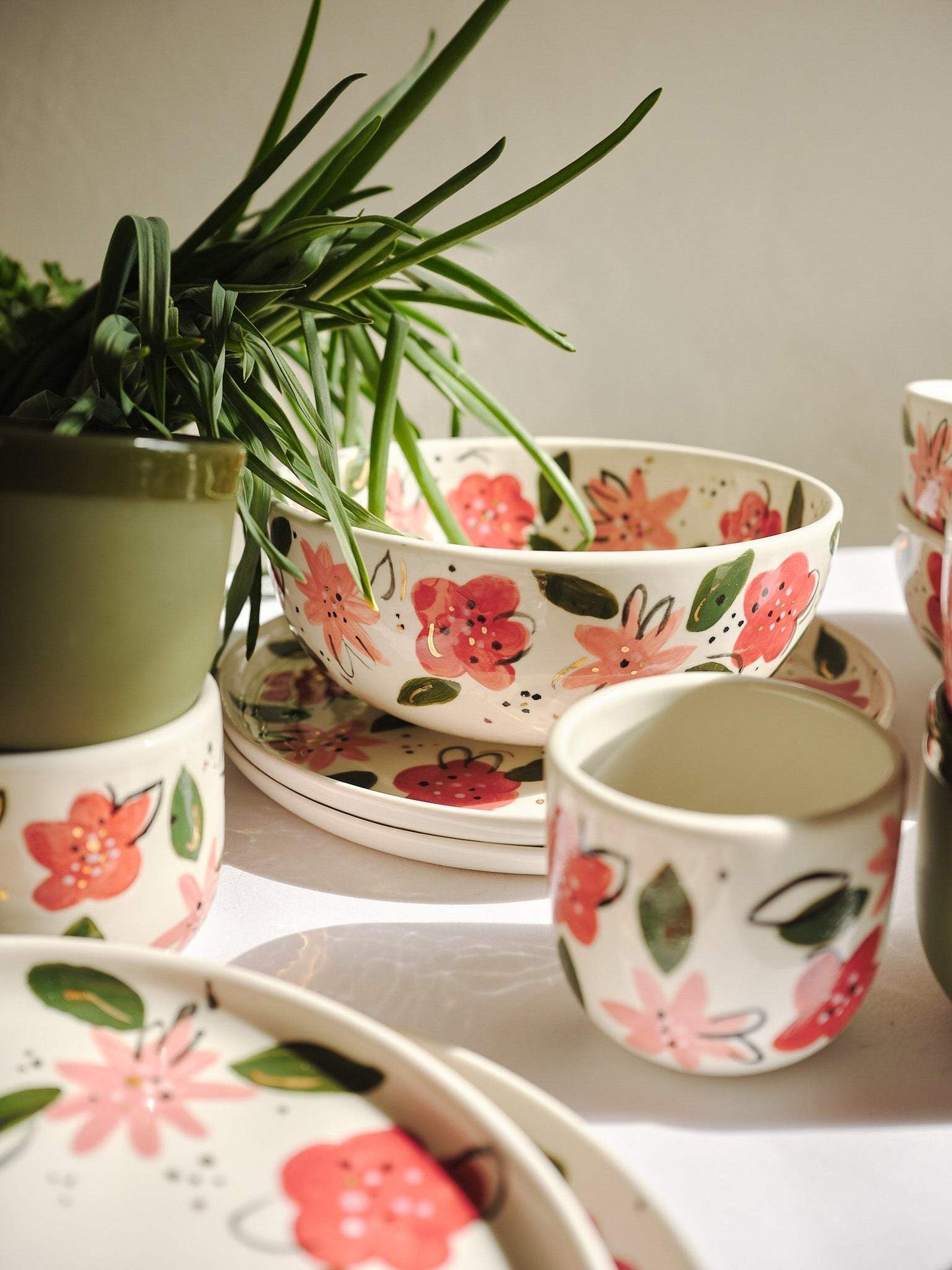 Hand-Painted Floral Dinner Plates - Unique Porcelain Design