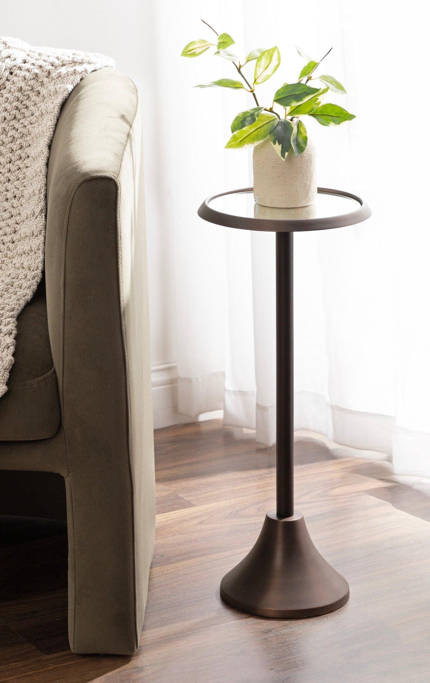 Sanzo Metal Drink Table