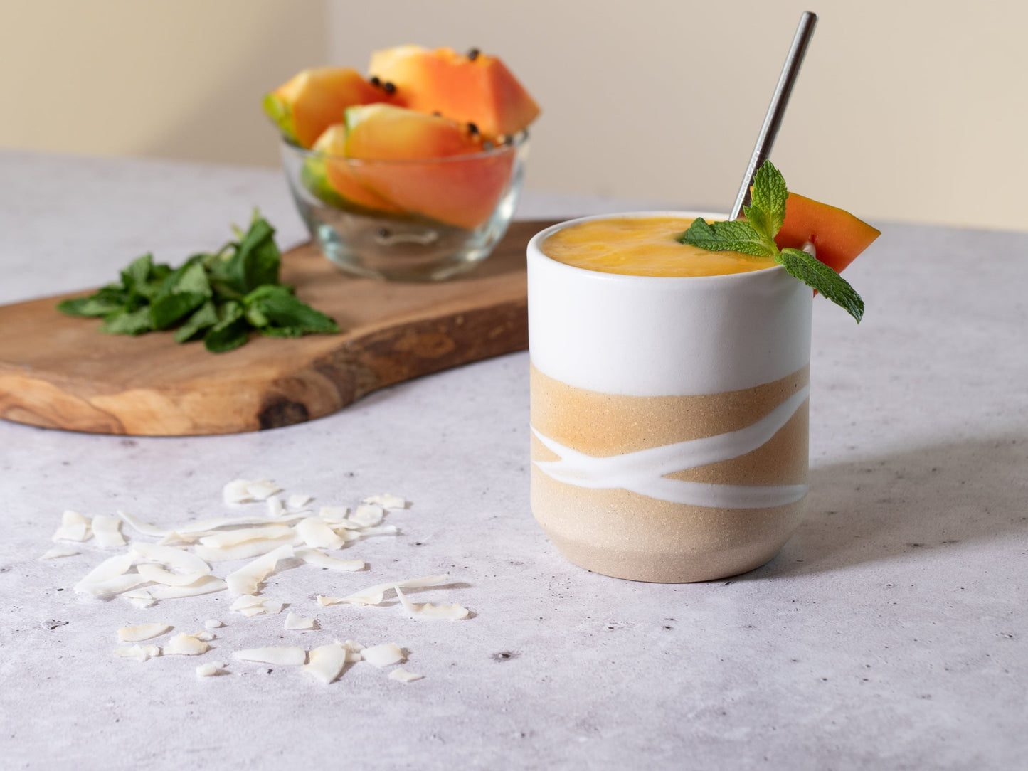 Smoothie Cup White w/Trailing 14 oz Stoneware
