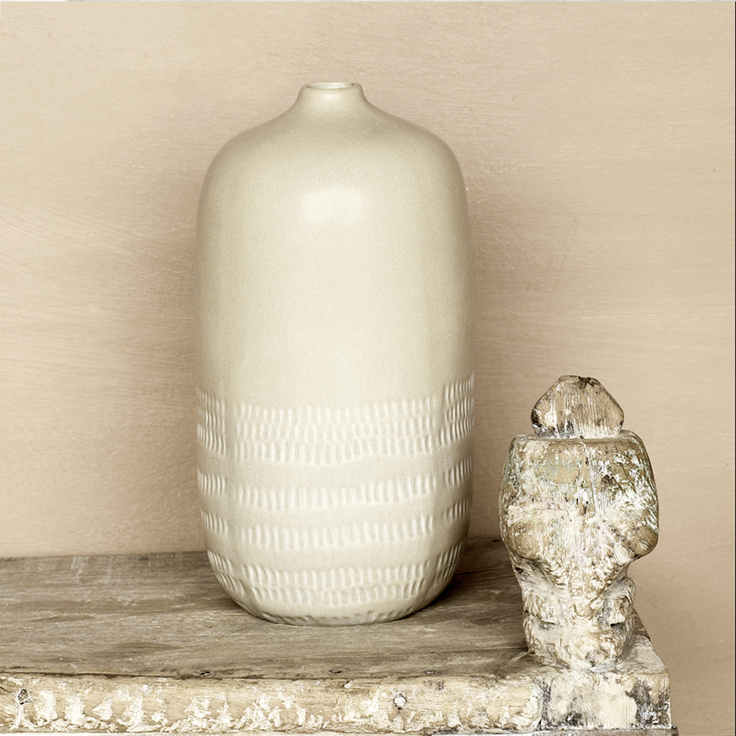 Nadia Vase