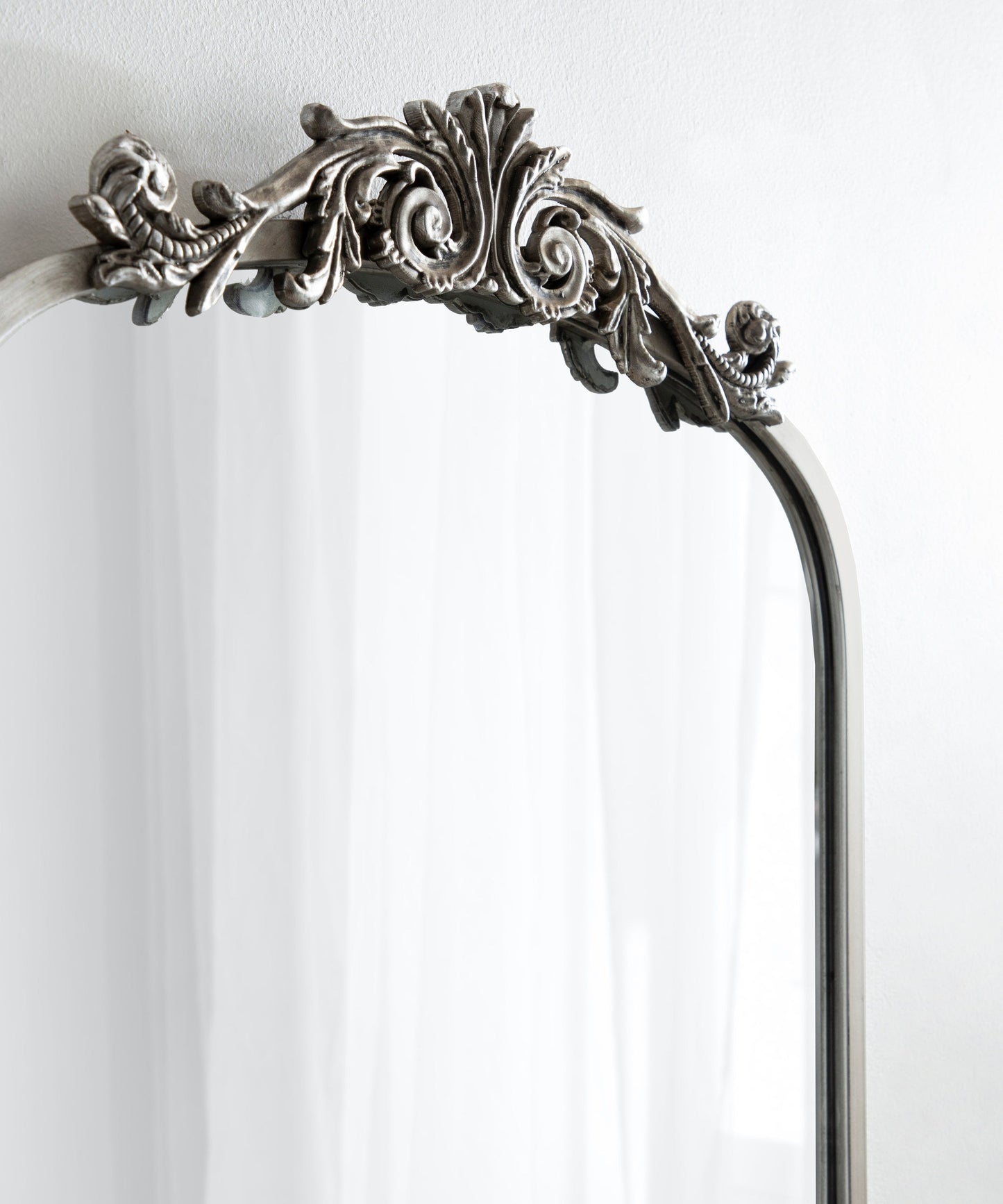 Arendahl Traditional Arch Mirror with Shelf